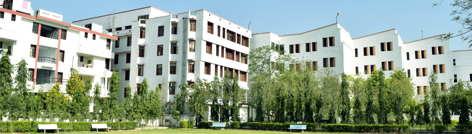 The main building of the SKIT Jaipur campus